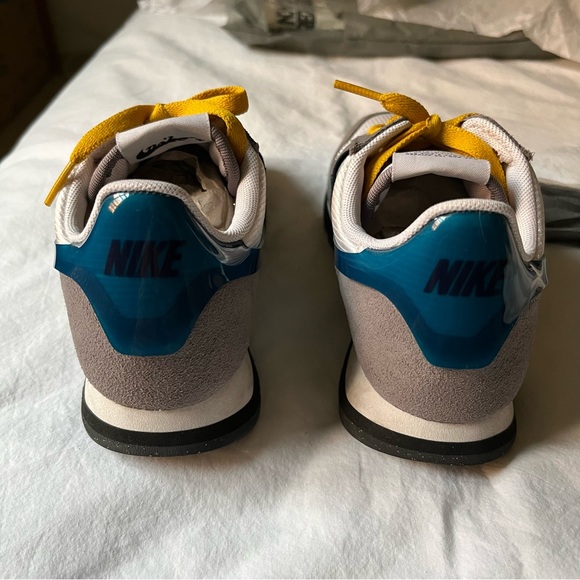 Nike V- Love O.X. - Picture 4 of 7